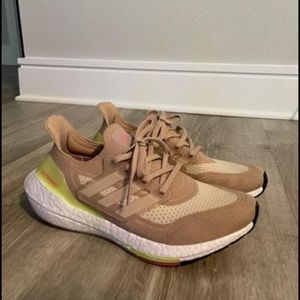 Adidas Women Ultraboost, Size 7.5